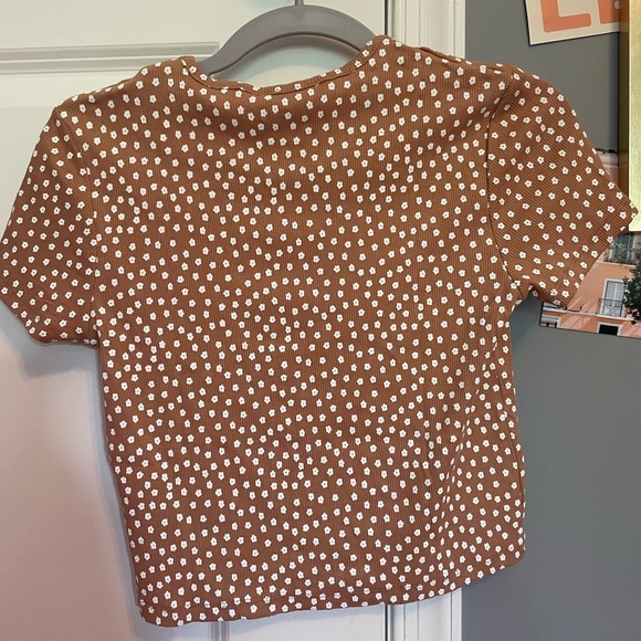 h & m floral tee shirt; size large (16/18); in outstanding condition - Picture 2 of 2